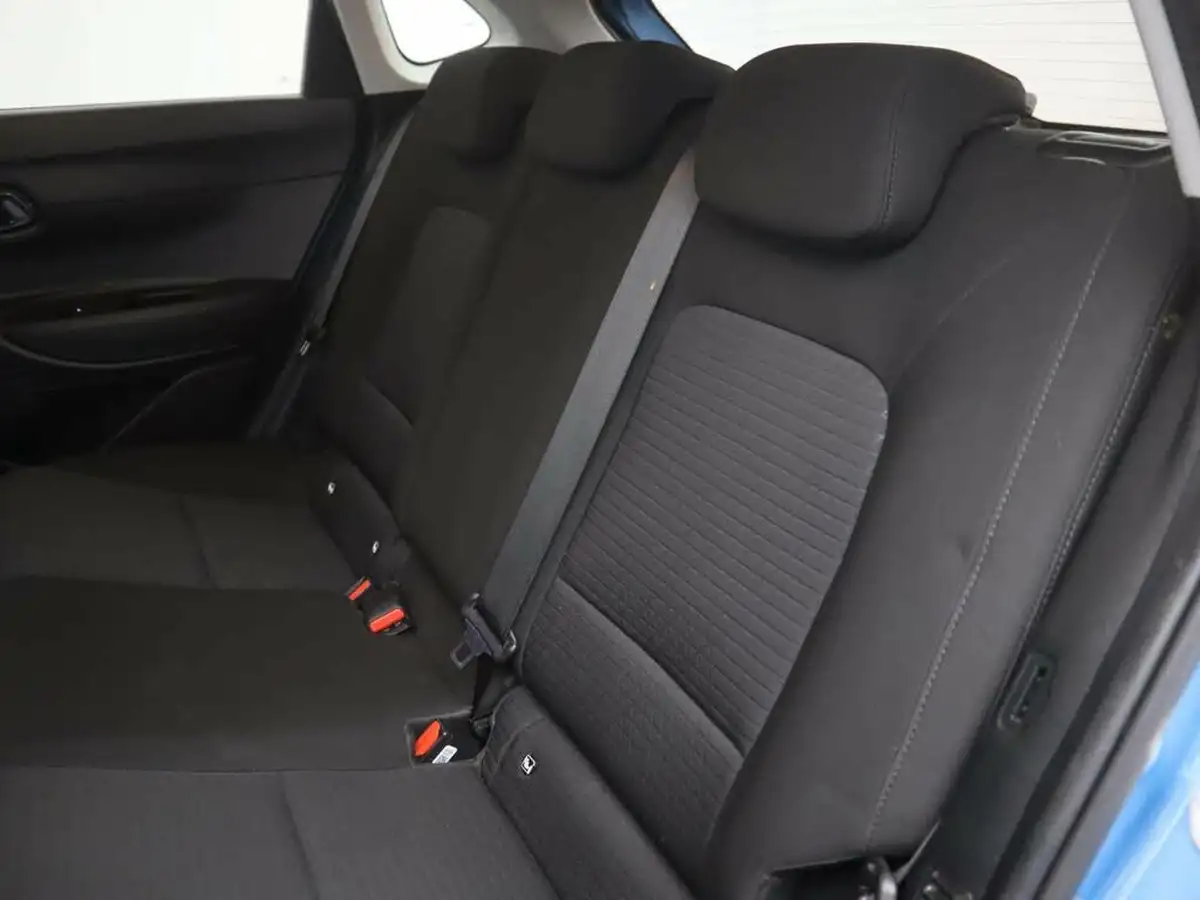 2023-hyundai-i20-10-t-gdi-premium-48-volt-hybrid-eclutch-imt-big-14
