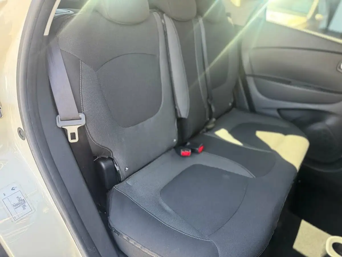 2015-renault-captur-15dci-dynamique-s-90bhp-edc-auto-big-9