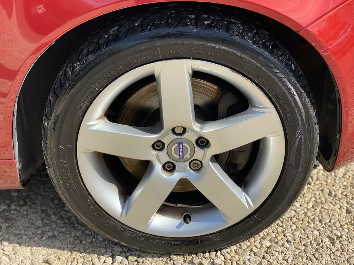 2010-volvo-c70-20td-se-lux-big-48