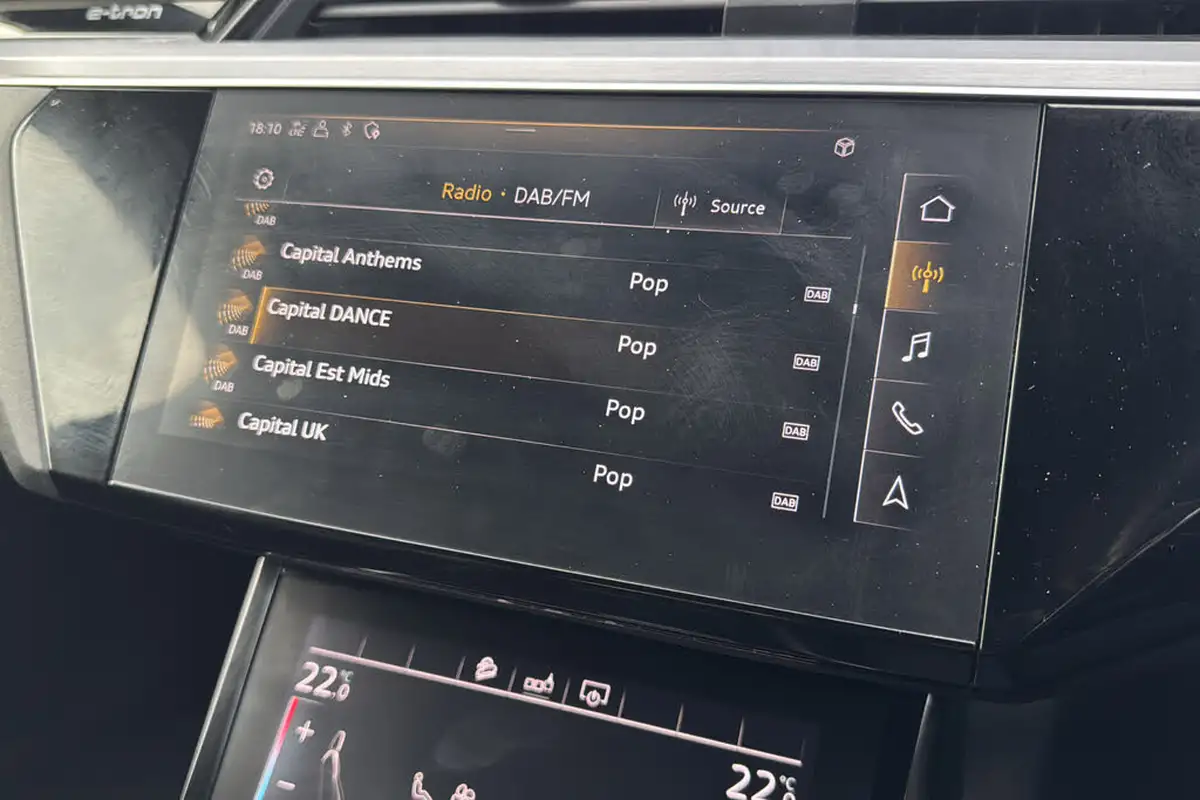 2020-audi-e-tron-55e-s-line-sportback-big-20