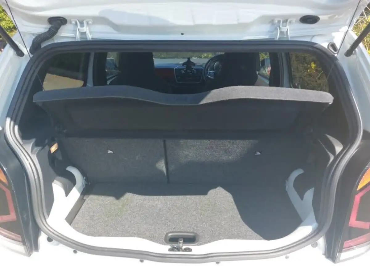 2019-volkswagen-up-10-gti-5d-big-7