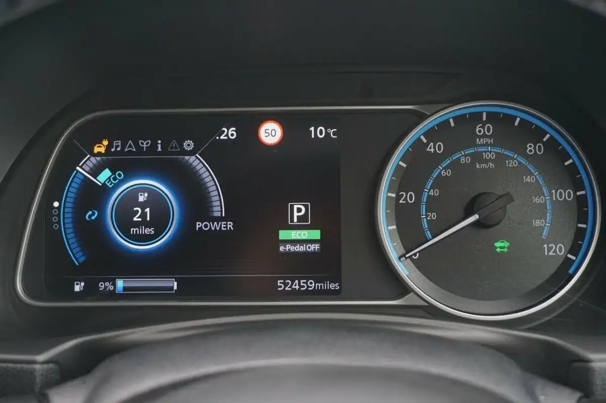 2021-nissan-leaf-e-e-tekna-big-37