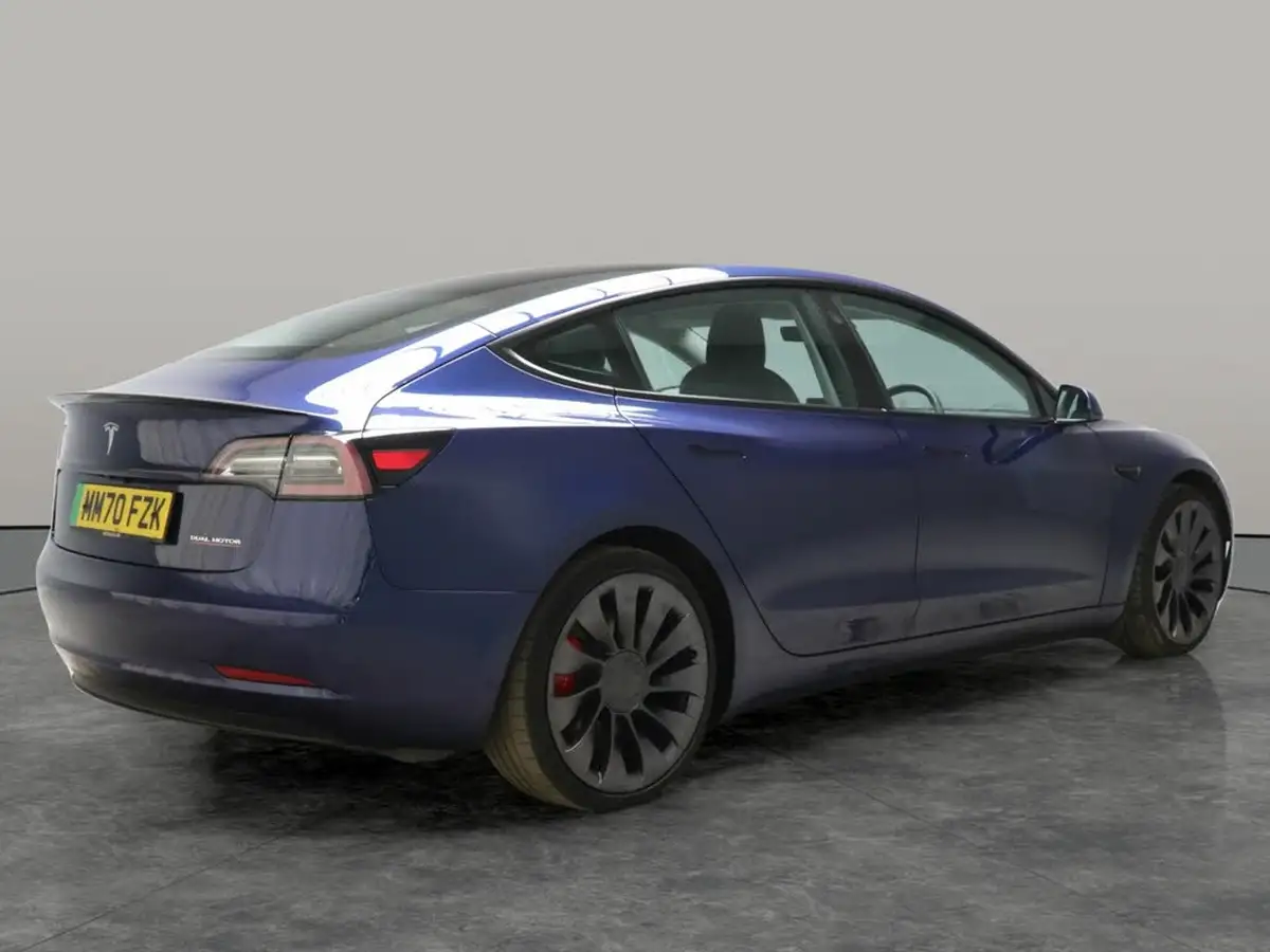 2020-tesla-model-3-e-performance-big-12