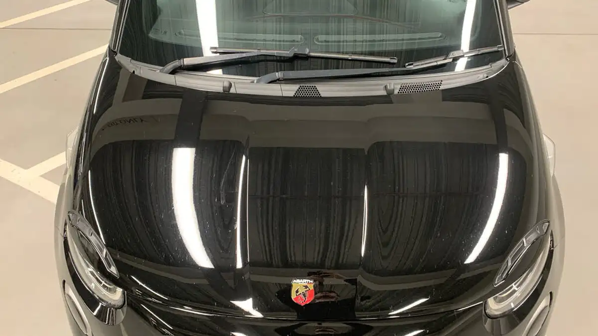 2024-abarth-500-e-500e-big-17