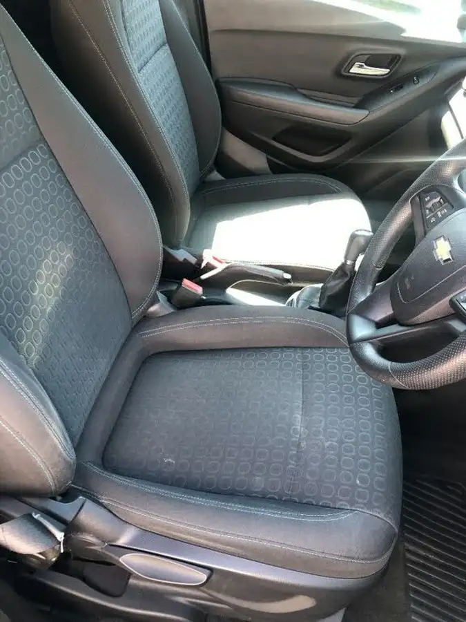 2014-chevrolet-trax-16-ls-big-13