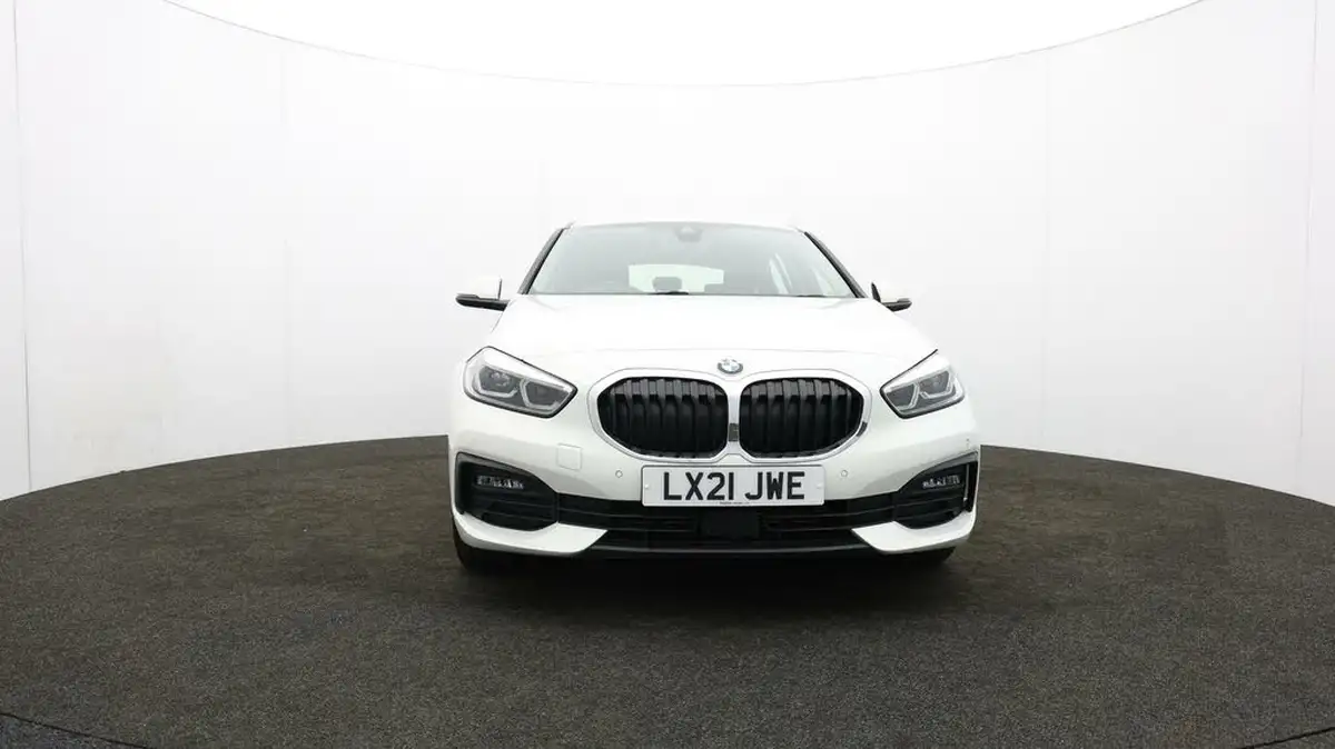 2021-bmw-1-series-15-118i-se-lcp-big-51