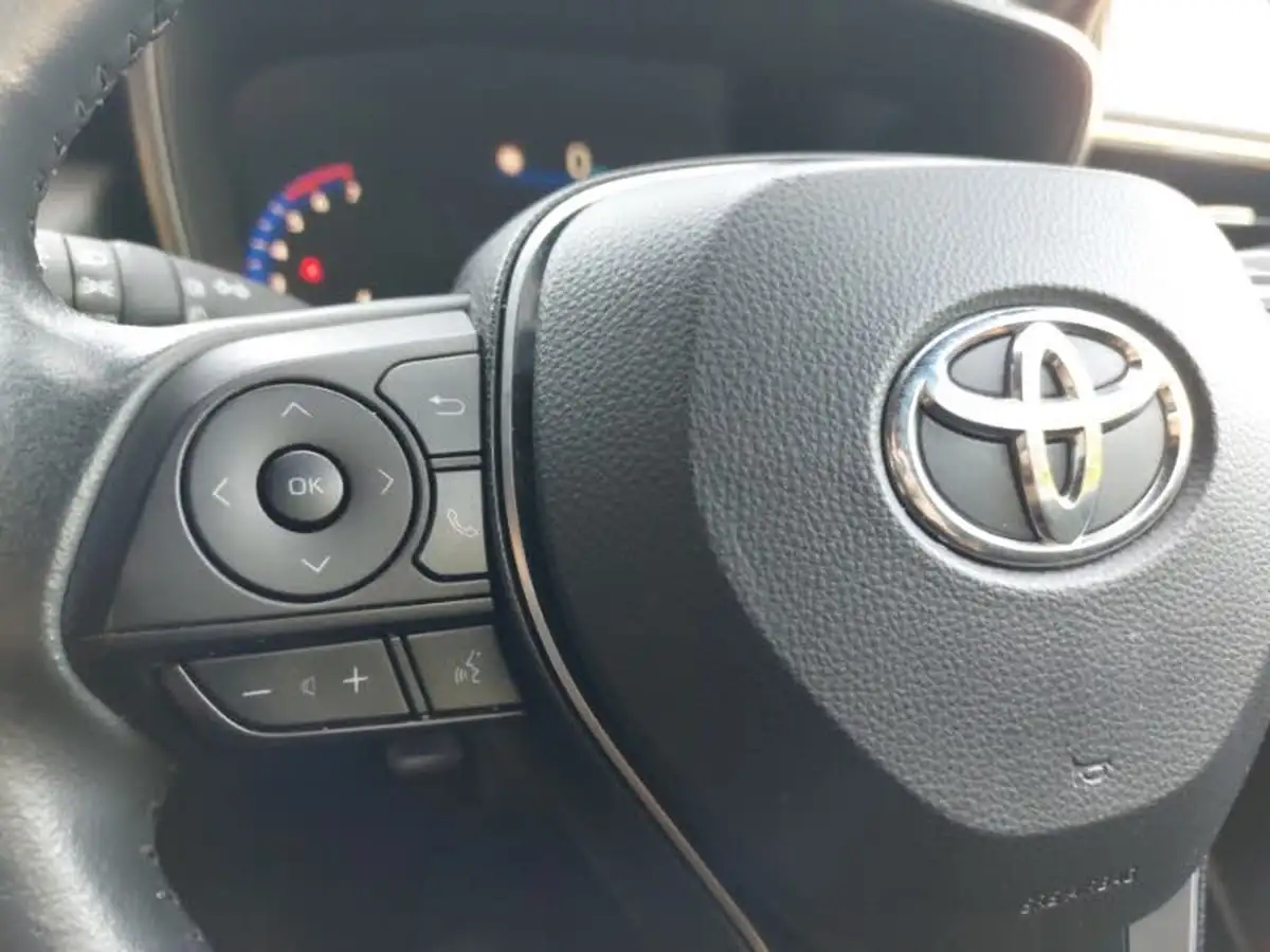 2022-toyota-corolla-18-vvt-i-icon-120bhp-trk-hatchback-5d-big-14