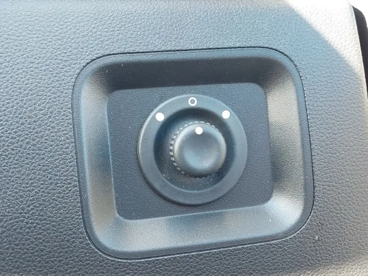 2022-dacia-duster-13-tce-comfort-130hpeu6d-4x2-window-van-big-12