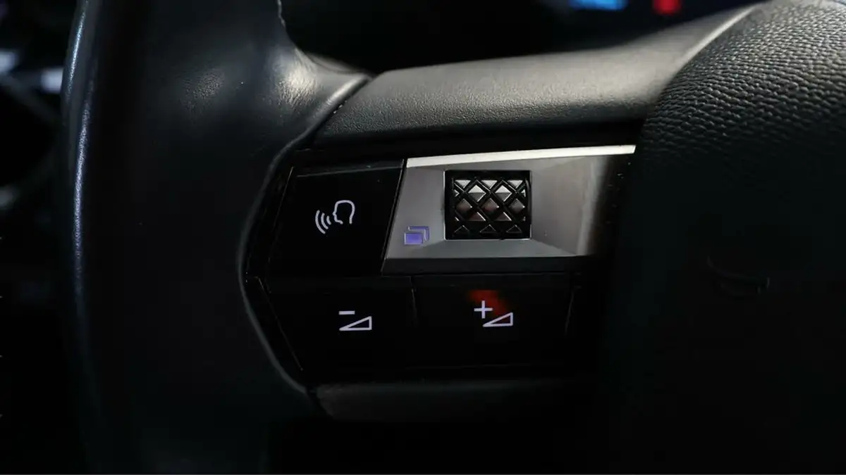 2021-ds-ds-3-crossback-e-tense-prestige-big-22