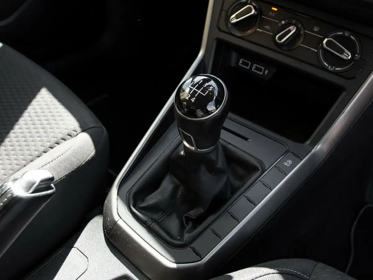 2019-volkswagen-polo-10-se-65ps-evo-ss-big-31