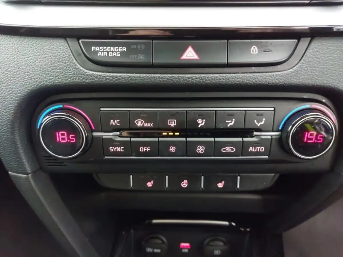 2022-kia-xceed-15-t-gdi-3-big-16