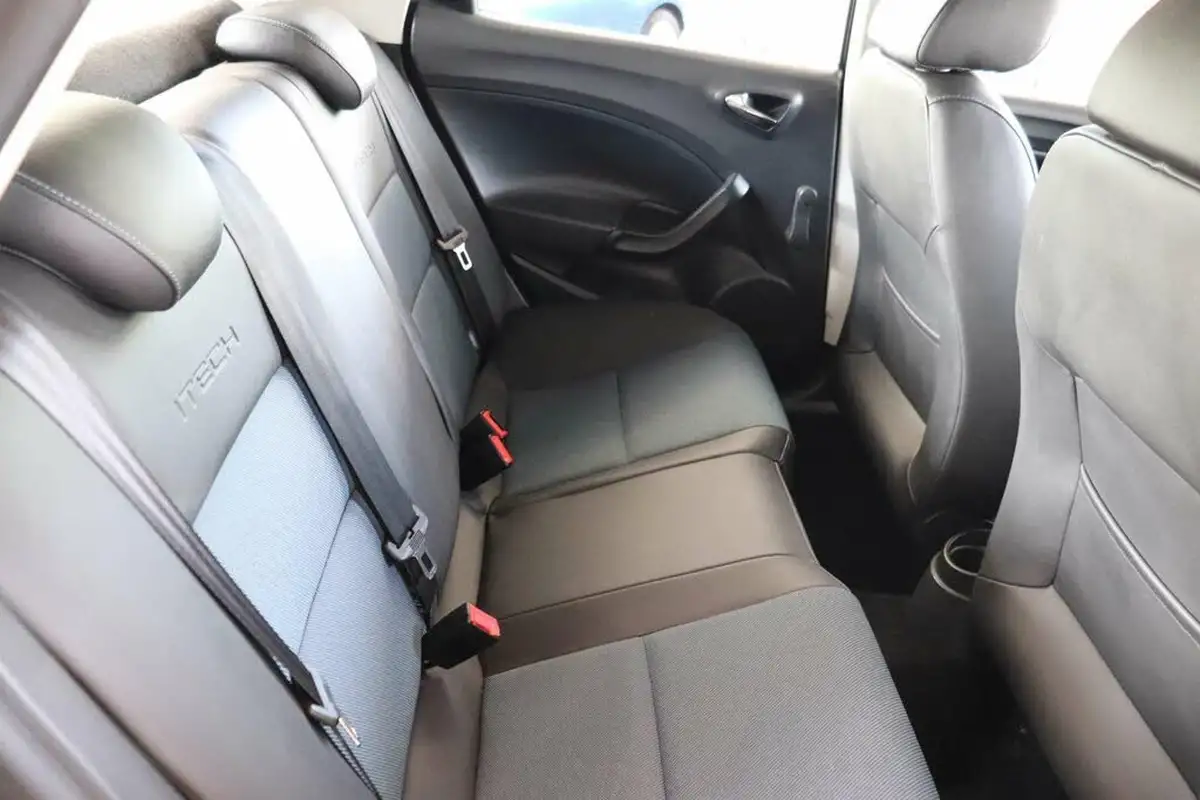2015-seat-ibiza-12-i-tech-hatchback-5d-big-24