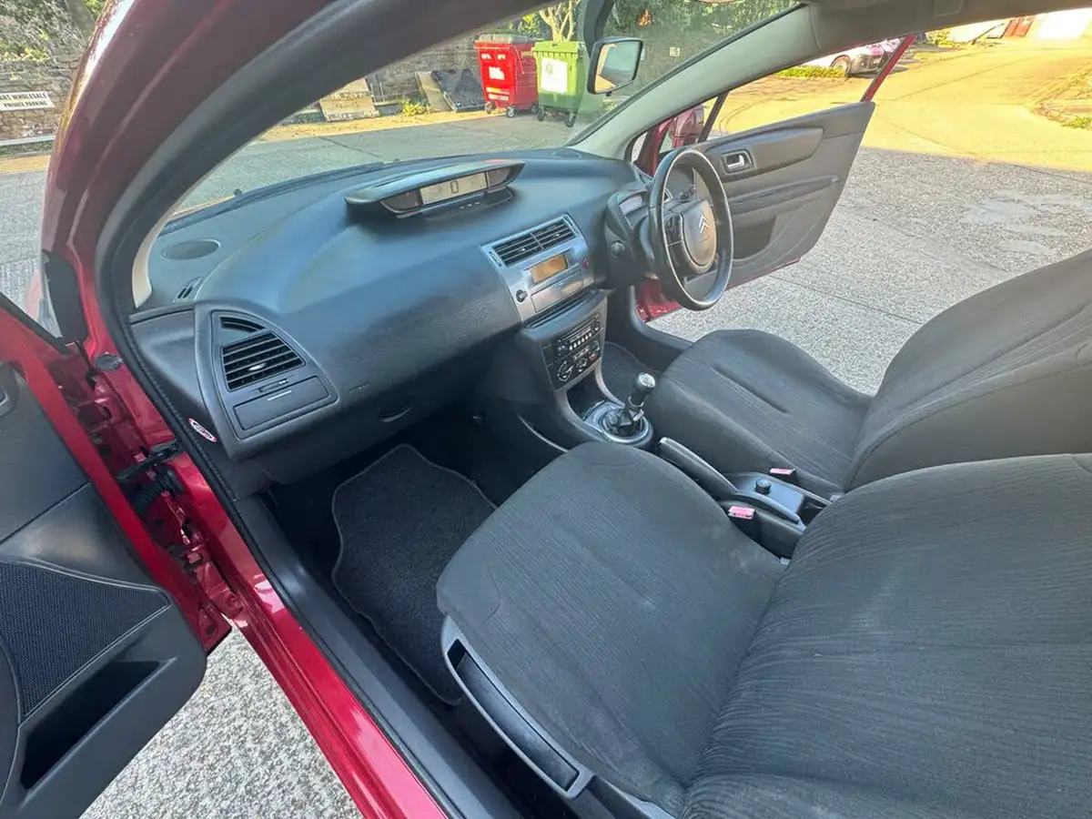 2009-citroen-c4-16-vtr-coupe-3d-1587cc-big-36