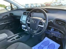 2016-toyota-prius-small-40