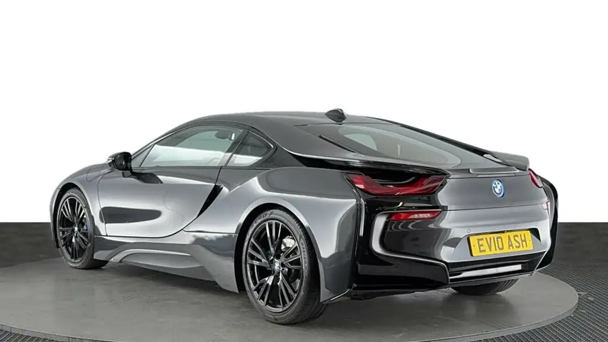 2017-bmw-i8-15-big-5