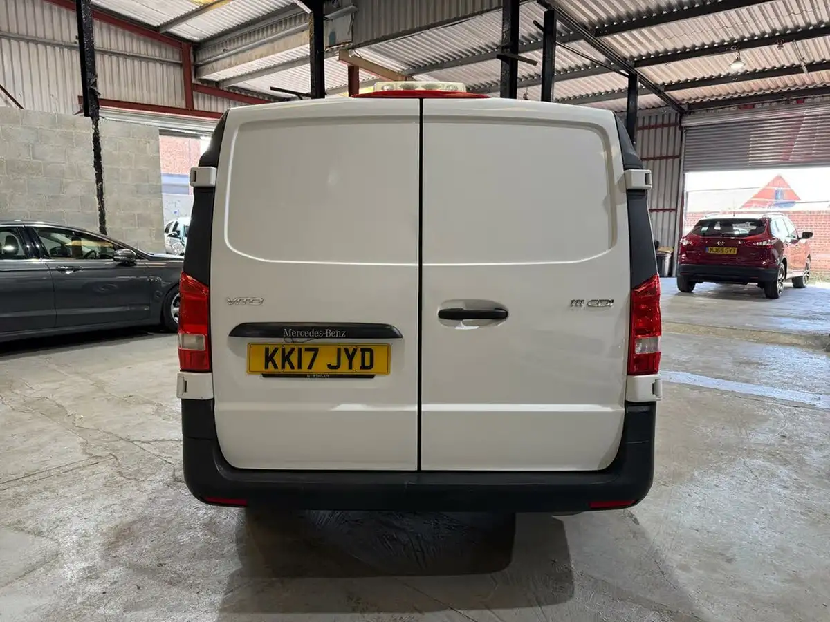 2017-mercedes-benz-vito-16cdi-111cdi-panel-extra-long-big-5