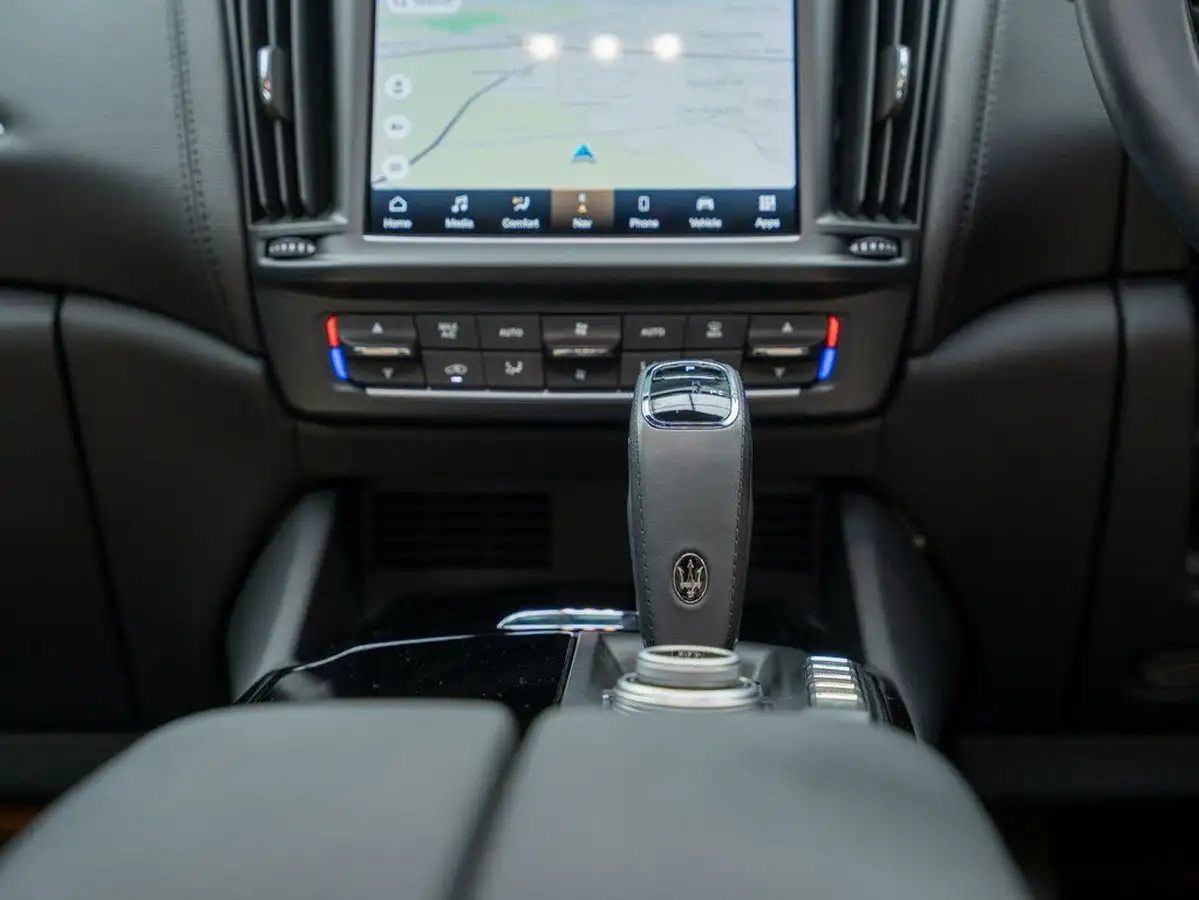 2021-maserati-levante-20-gt-big-47