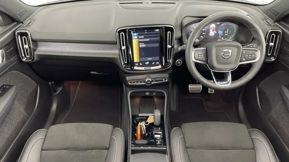 2022-volvo-xc40-15-t5-r-design-pro-big-7