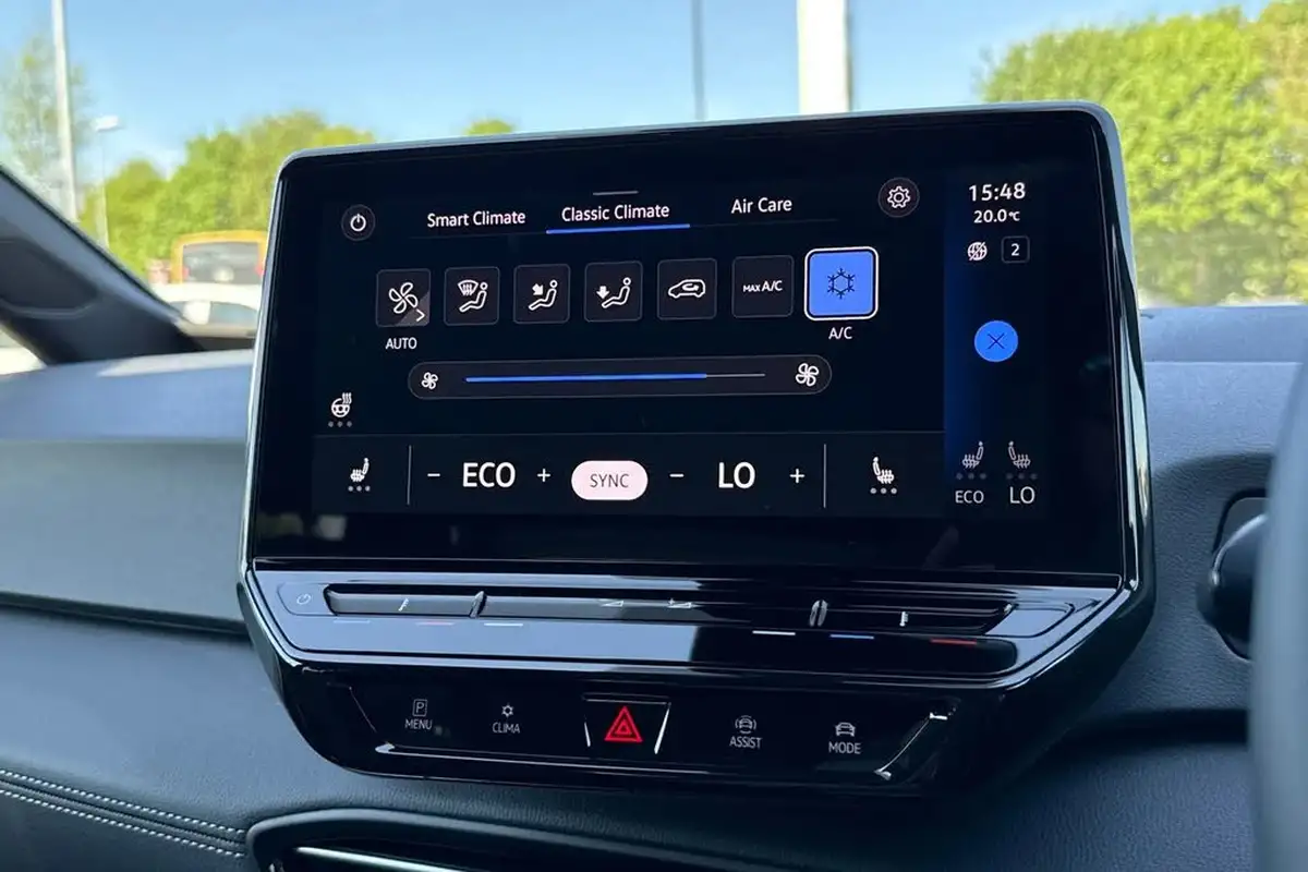 2024-volkswagen-id3-e-pro-match-59kwh-big-20