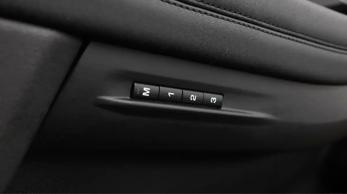2021-land-rover-range-rover-evoque-20-p200-r-dynamic-se-big-22