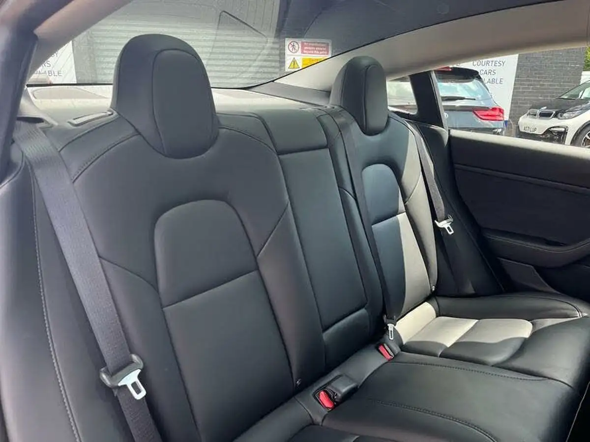 2020-tesla-model-3-e-long-range-big-23