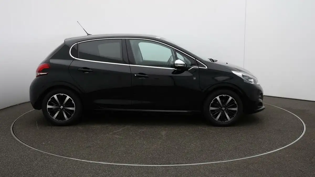 2019-peugeot-208-12-puretech-tech-edition-82bhp-big-48
