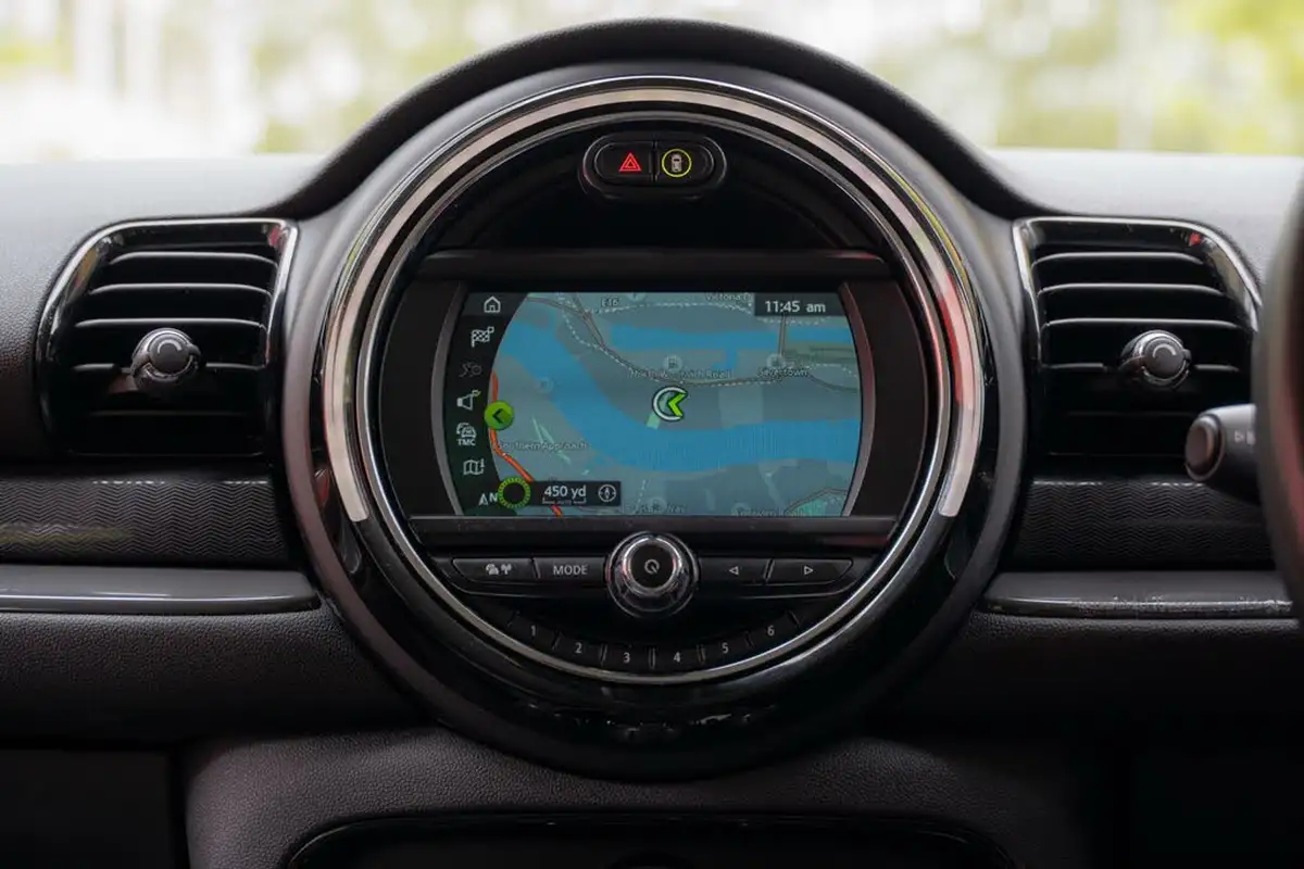 2018-mini-clubman-15-cooper-ss-big-72