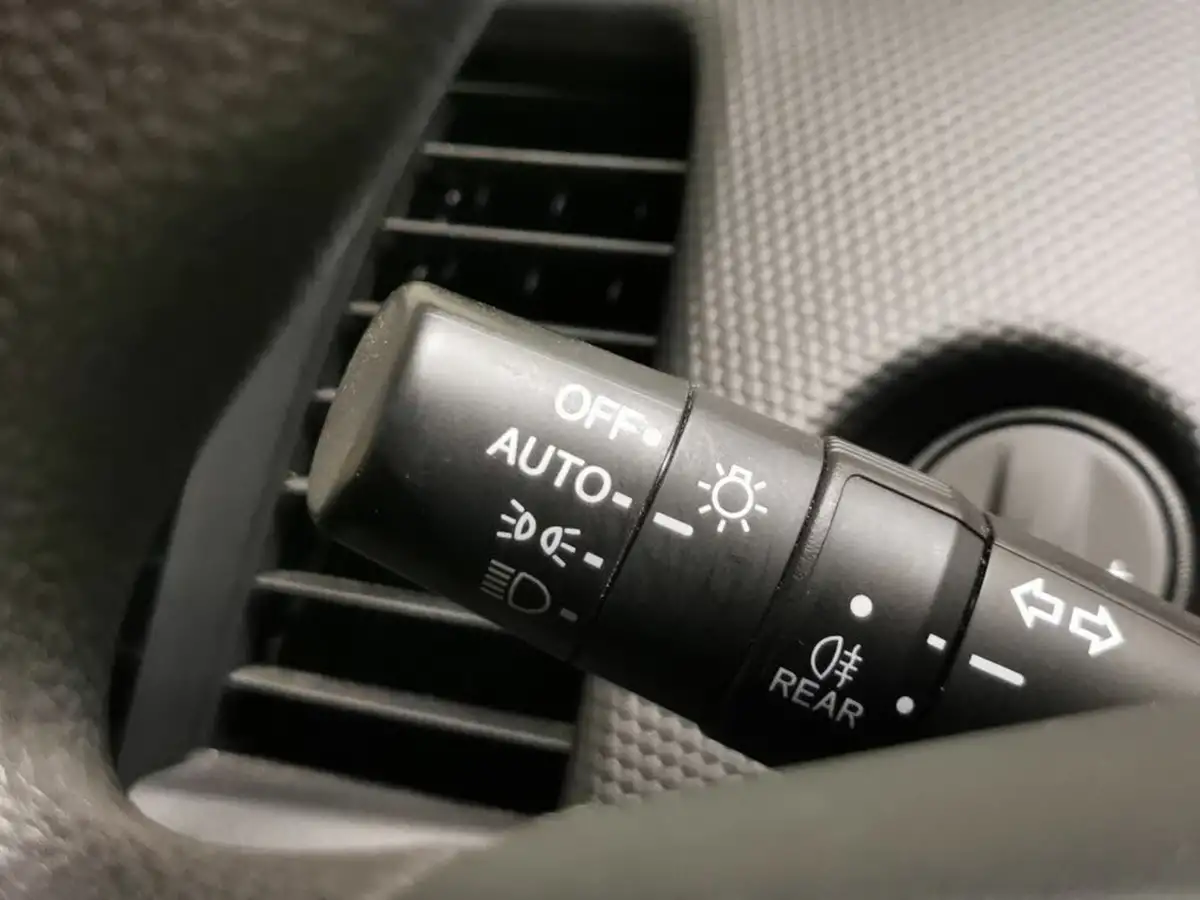 2022-honda-jazz-15-i-mmd-se-109ps-big-20