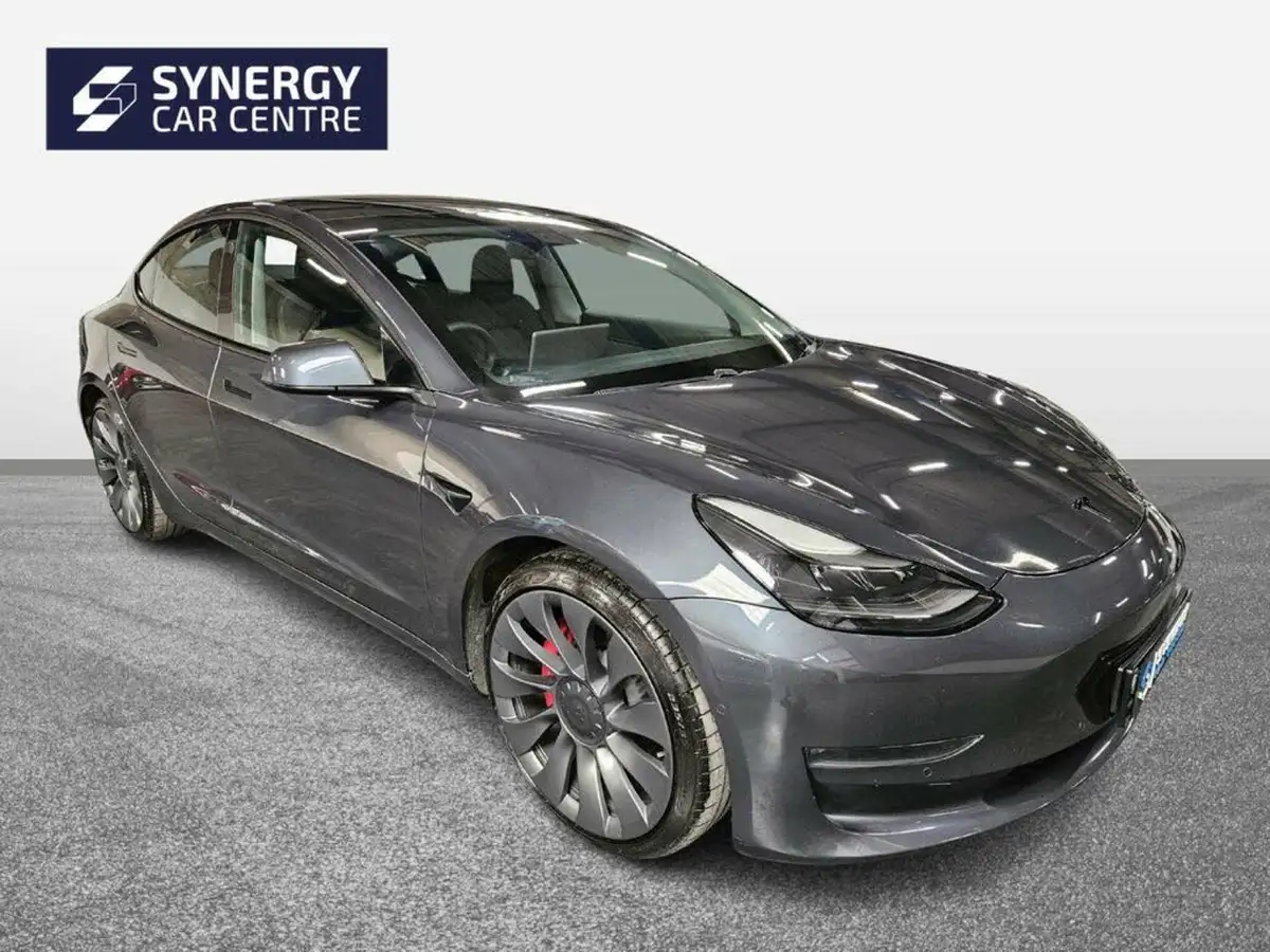 2020-tesla-model-3-e-performance-big-4