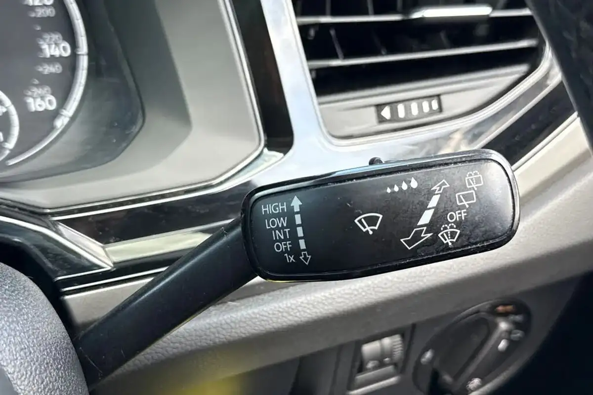 2019-volkswagen-polo-10-se-65ps-evo-ss-big-28