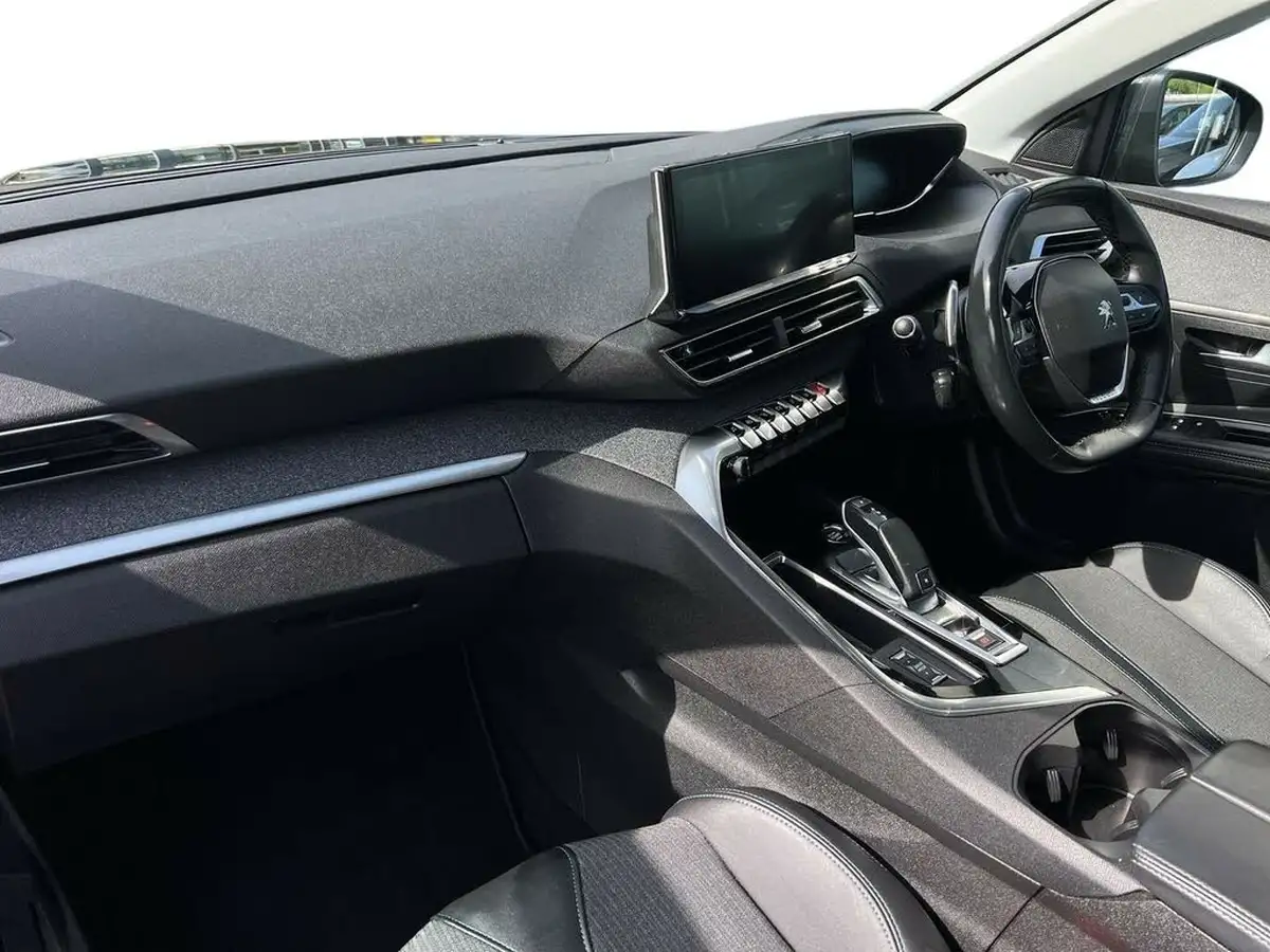 2022-peugeot-3008-suv-12-puretech-allure-premium-eat8-big-6
