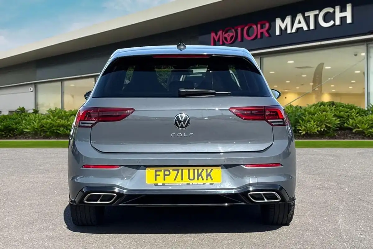 2022-volkswagen-golf-15-tsi-r-line-130ps-hatchback-big-3
