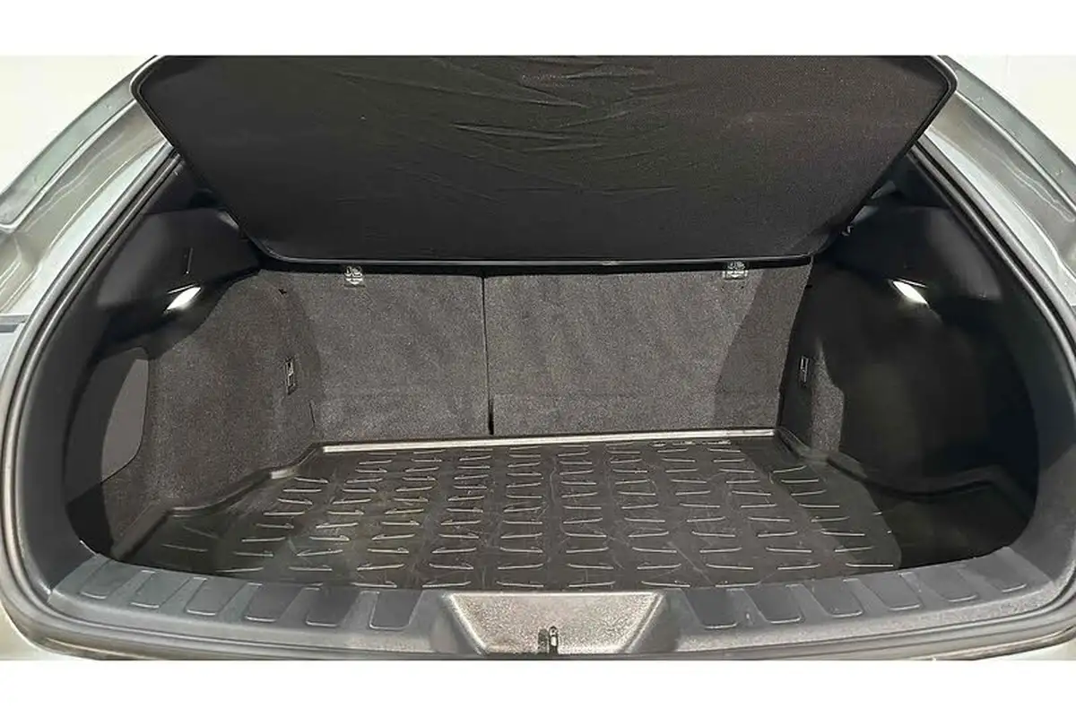 2021-lexus-ux-300e-e-ux-big-60