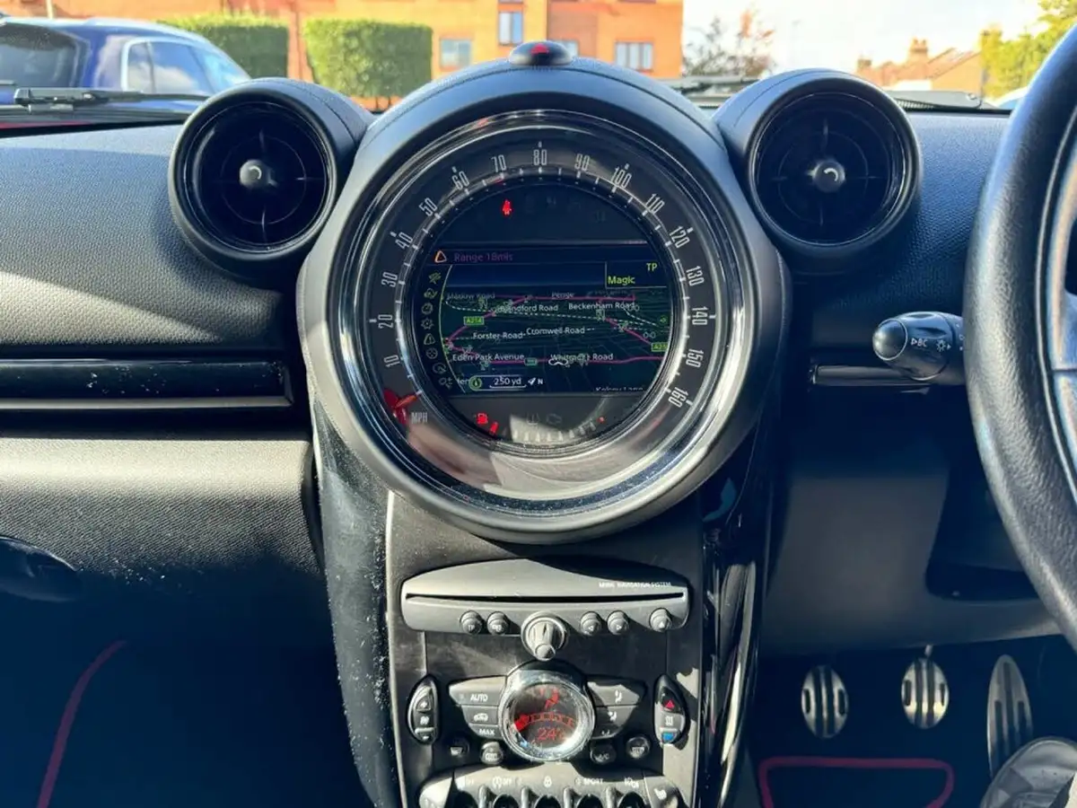 2014-mini-countryman-16-john-cooper-works-big-27