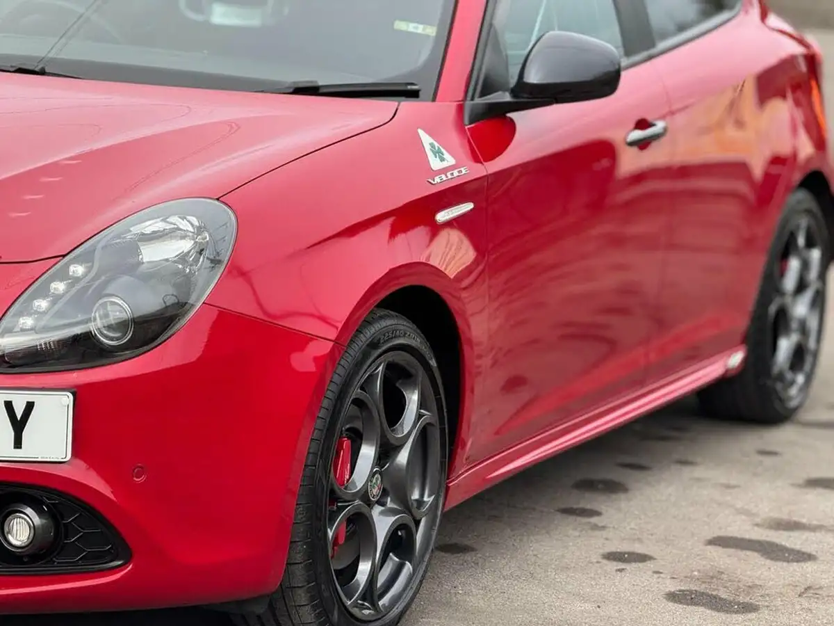2017-alfa-romeo-giulietta-17-veloce-big-3