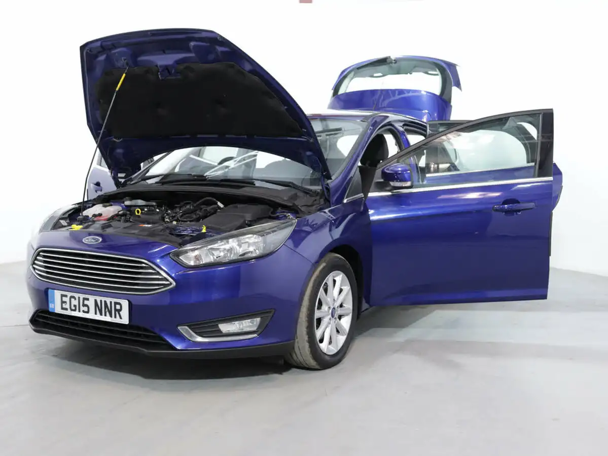 2015-ford-focus-15-titanium-hatchback-big-49
