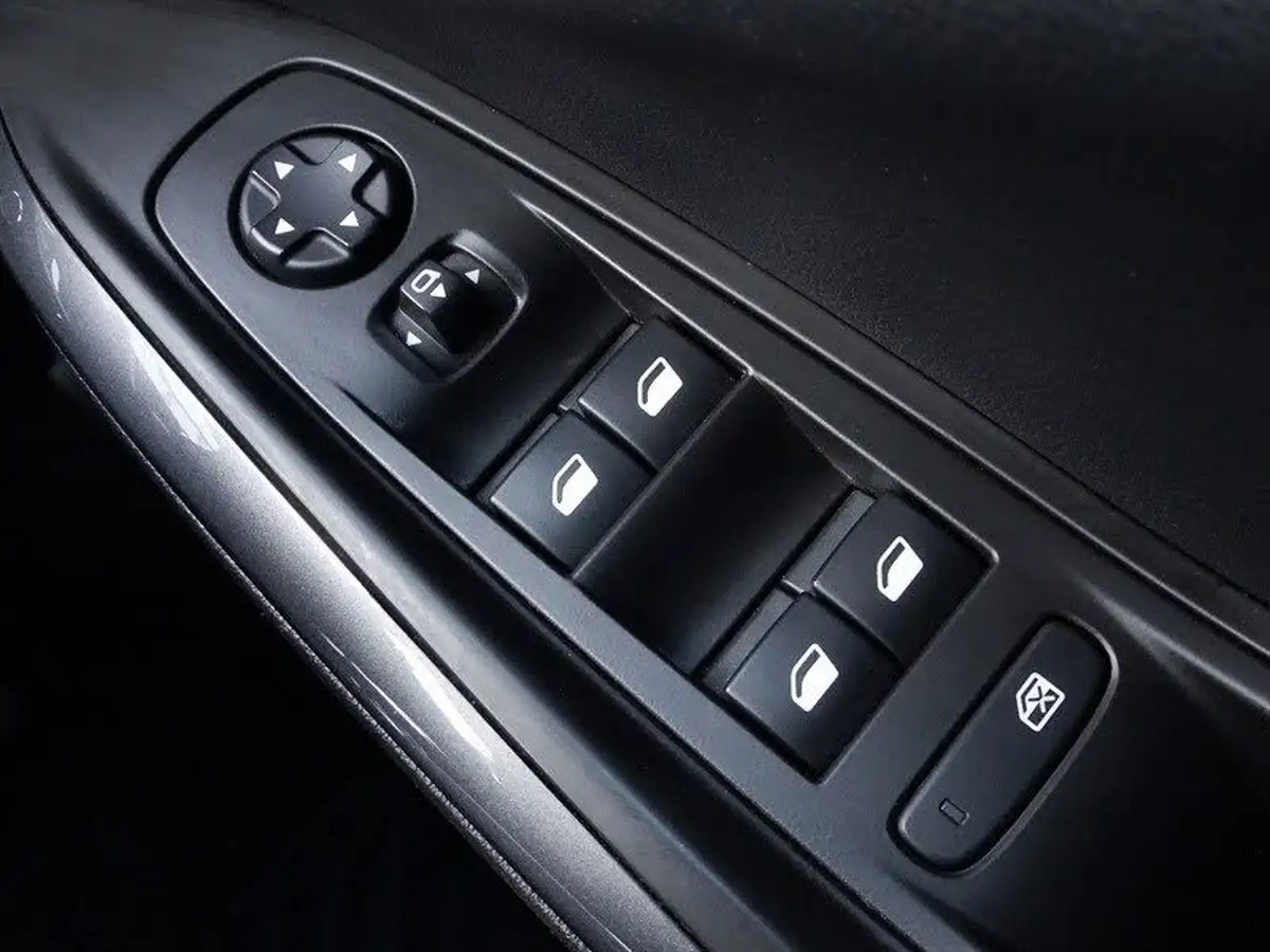 2018-vauxhall-grandland-x-12-sport-nav-130ps-big-33