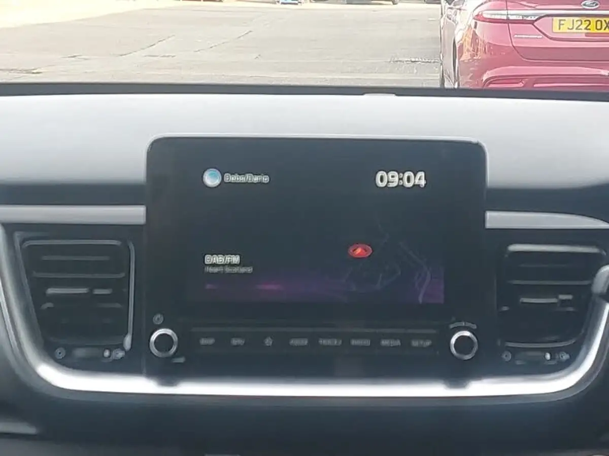 2021-kia-stonic-10-t-gdi-connect-big-9