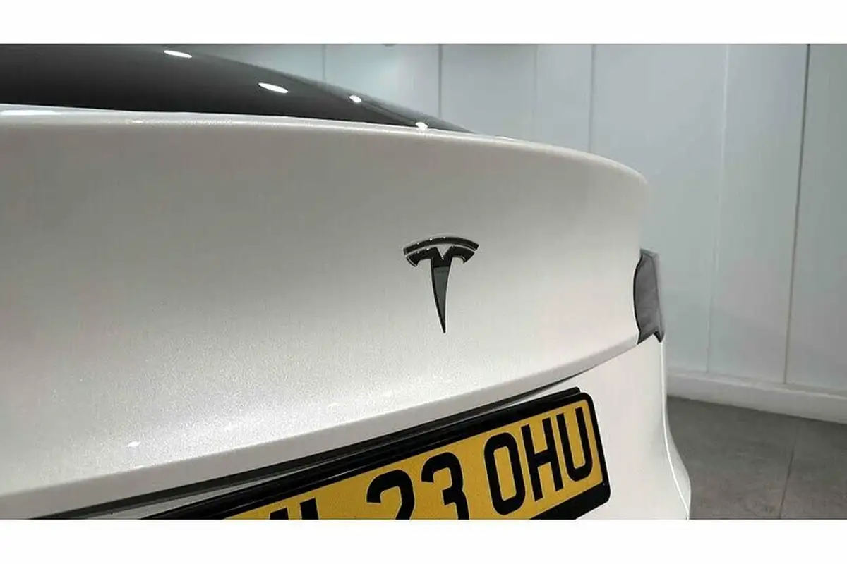 2023-tesla-model-y-e-rwd-big-13