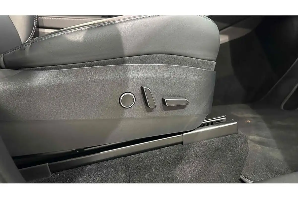 2023-tesla-model-y-e-rwd-big-37