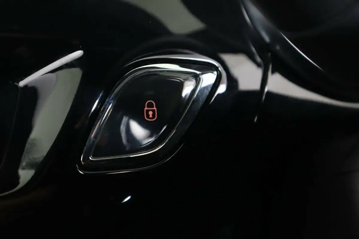 2014-citroen-ds3-cabrio-16e-hdi-dstyle-plus-big-27