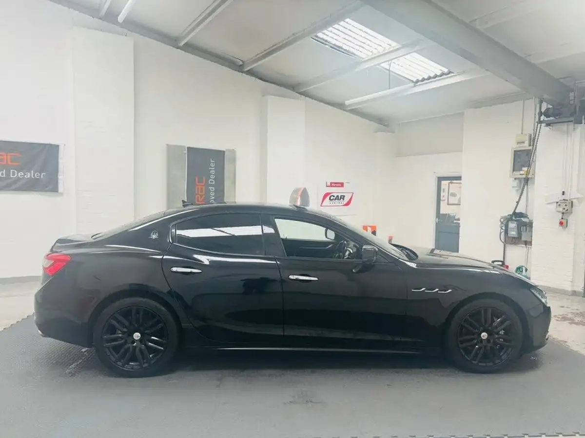 2016-maserati-ghibli-30td-big-7