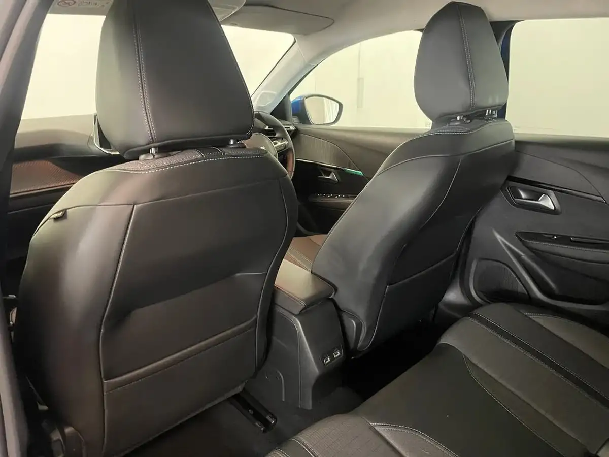 2021-peugeot-208-12-puretech-allure-100bhp-big-31