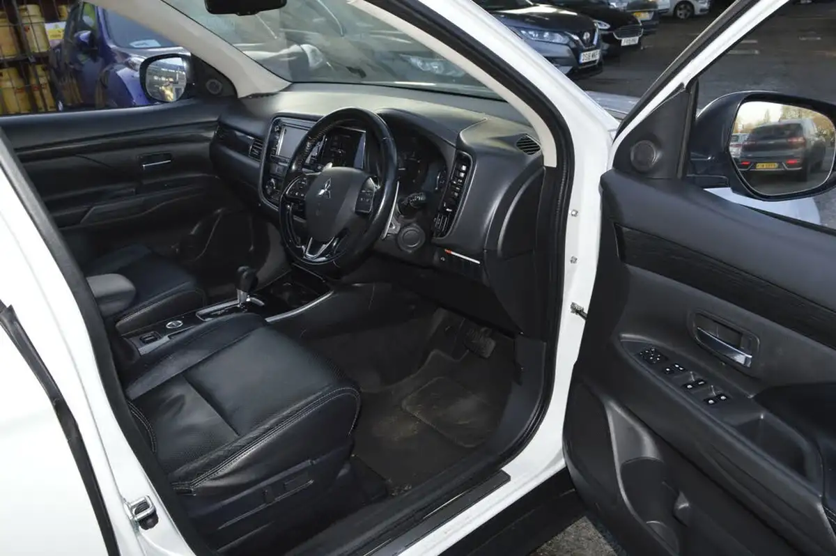 2017-mitsubishi-outlander-22di-d-4-auto-big-15