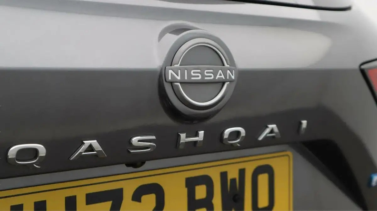 2023-nissan-qashqai-15-tekna-big-20