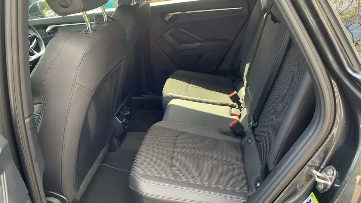 2021-audi-q3-15-35-tfsi-black-edition-codcomfort-sound-pack-station-wagon-big-31