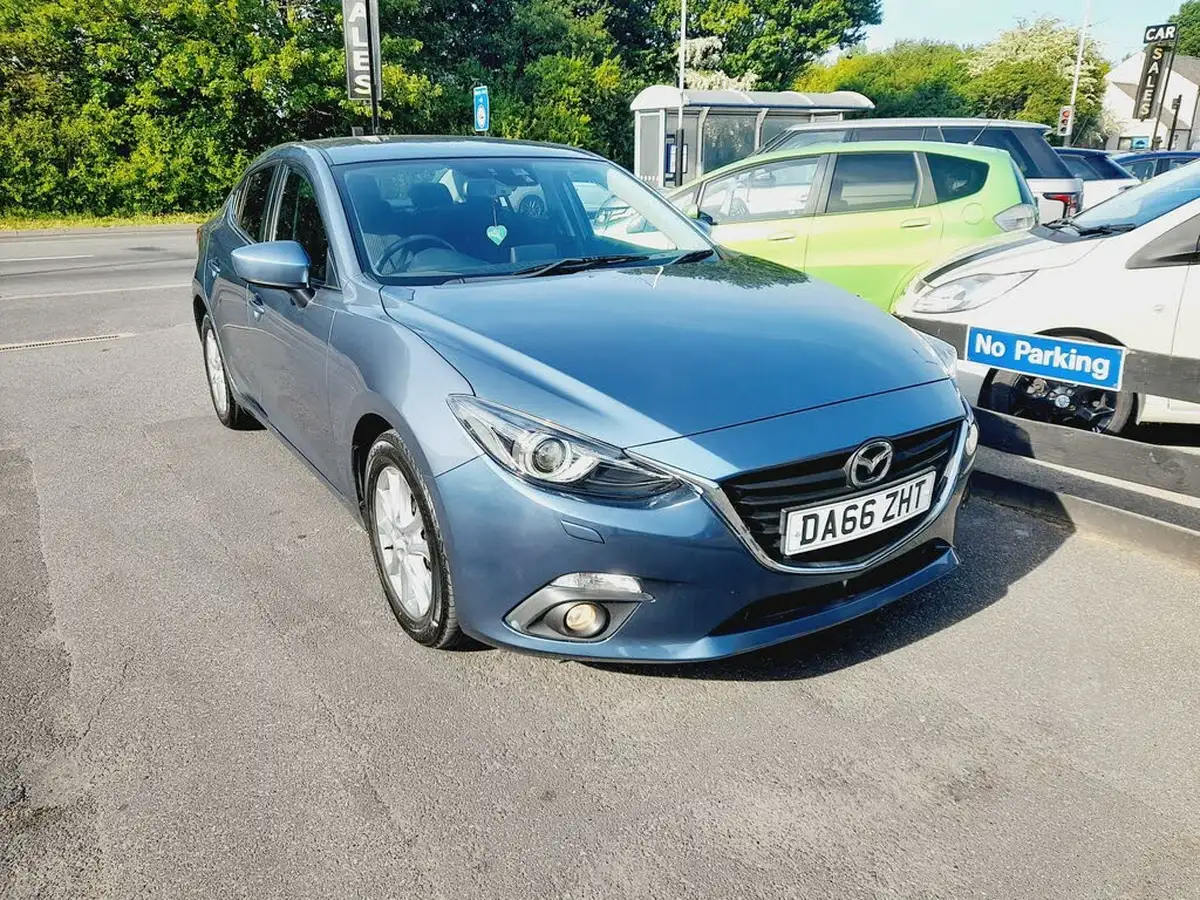 2016-mazda-mazda3-15td-se-l-nav-fastback-4d-big-2