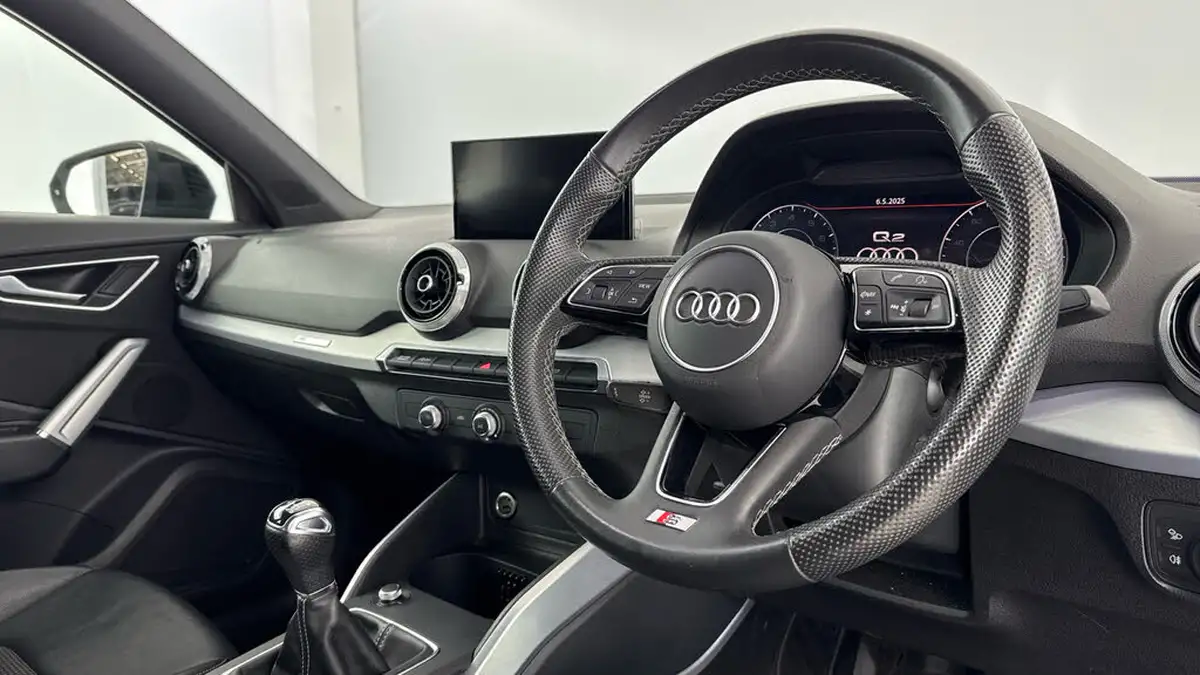 2021-audi-q2-10-30-tfsi-s-line-big-8