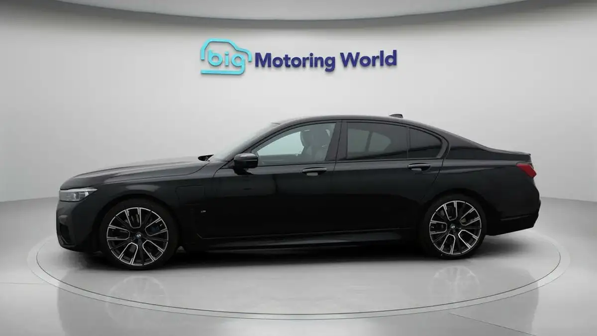 2019-bmw-7-series-30-745e-m-sport-big-4