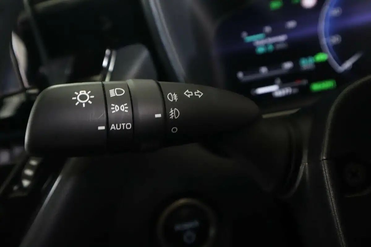 2023-toyota-corolla-18-vvt-i-icon-138bhp-touring-sports-5d-big-49